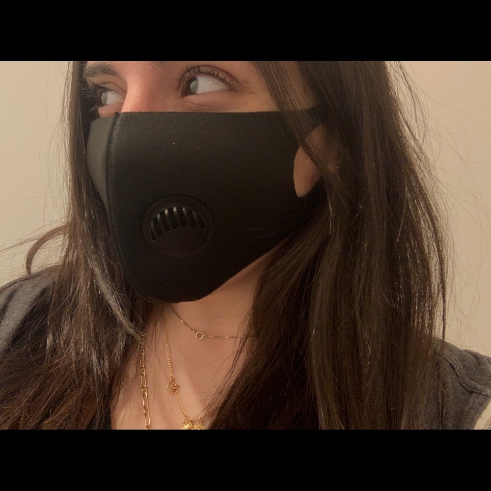 Fashionable Cloth Mask With Breathing Valve Filter - Picture 4 of 4
